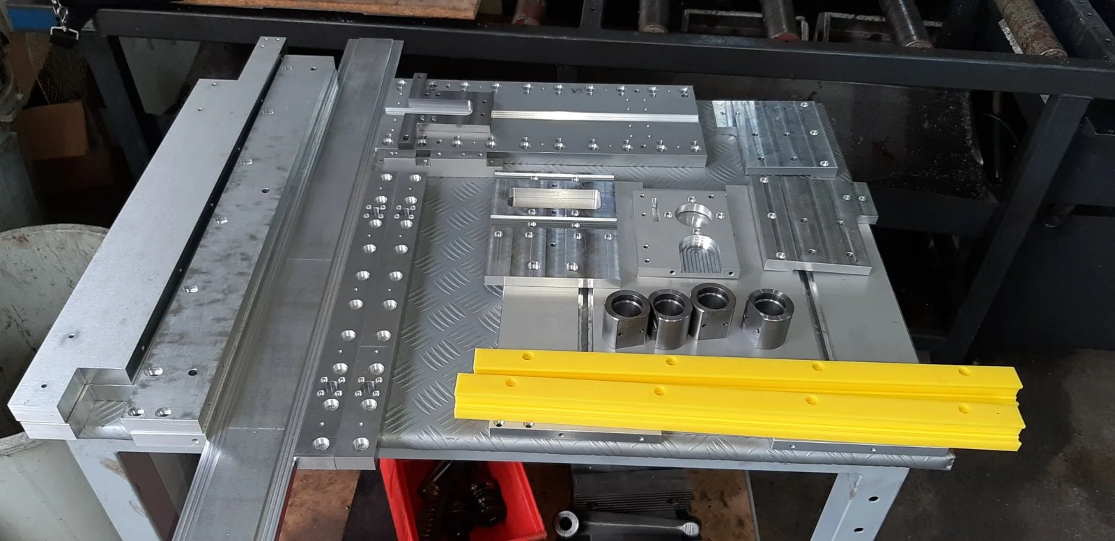 CNC-Fertigung und Metallbearbeitung bei Fox Energy