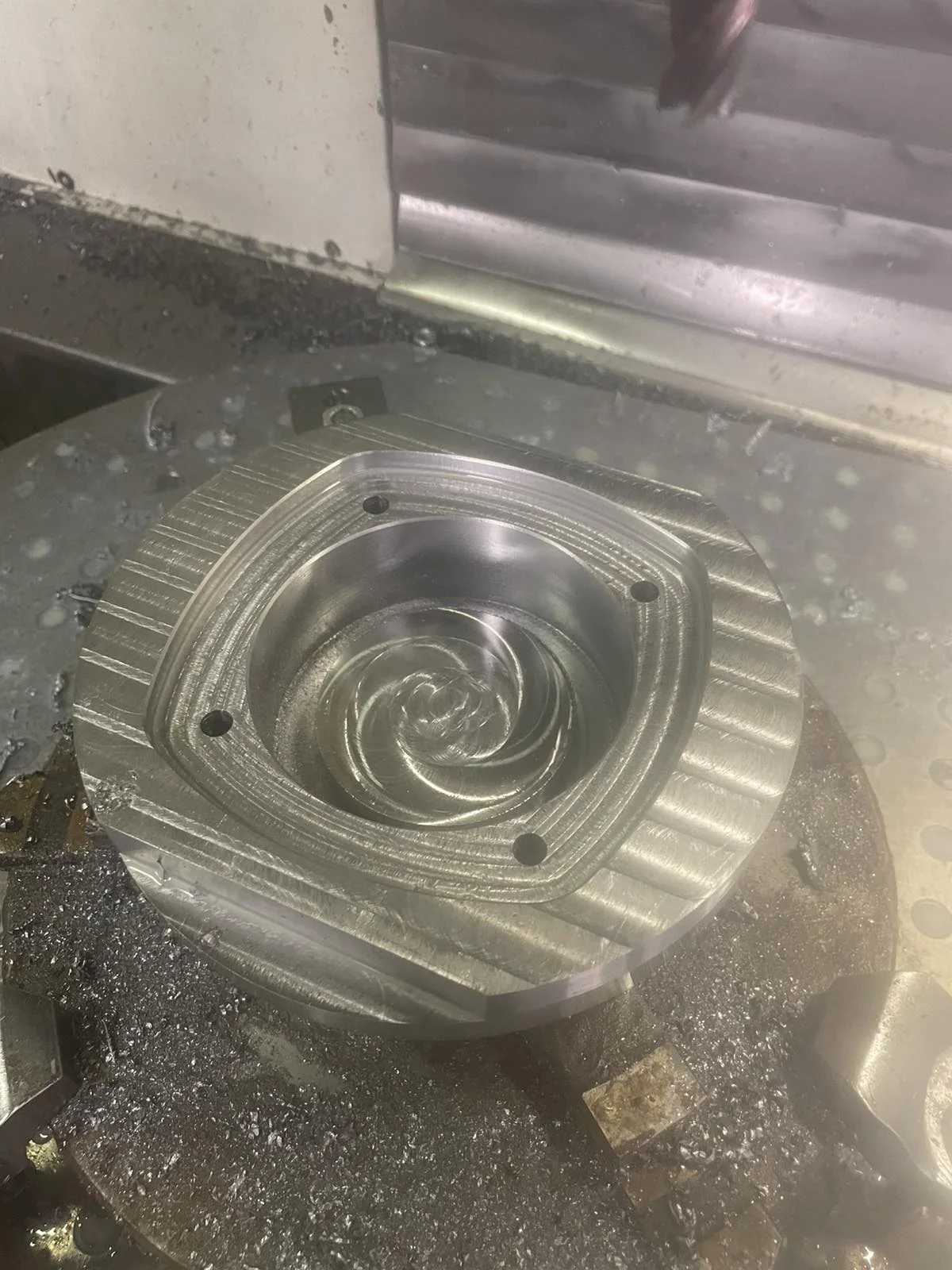 CNC-Fertigung und Metallbearbeitung bei Fox Energy